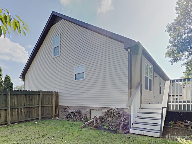 Building Photo - 981 Trey Phillips Dr
