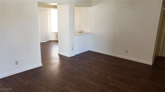 Building Photo - 372 Rushing Creek Ct