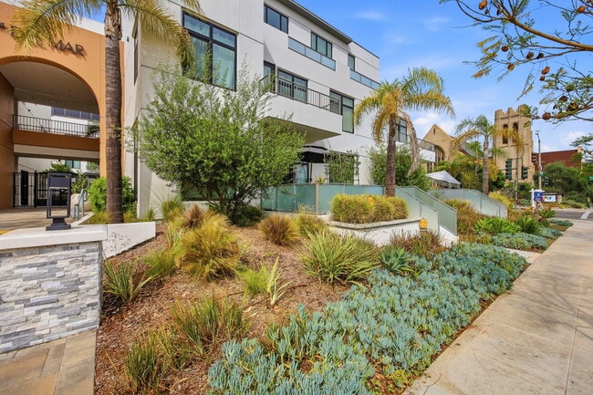 Building Photo - 399 E Del Mar Blvd