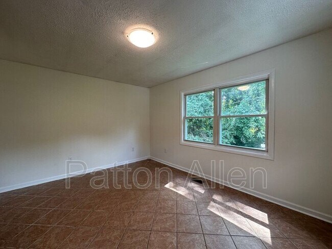 Building Photo - 45 High Meadow Rd