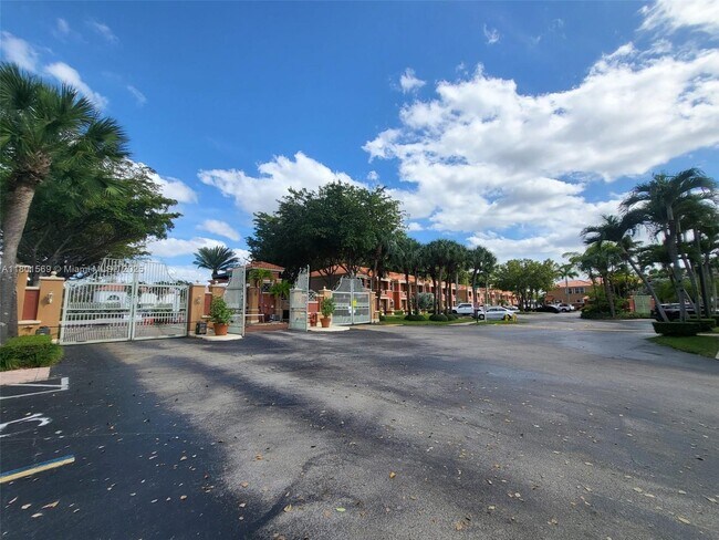 Building Photo - 6141 NW 115th Pl