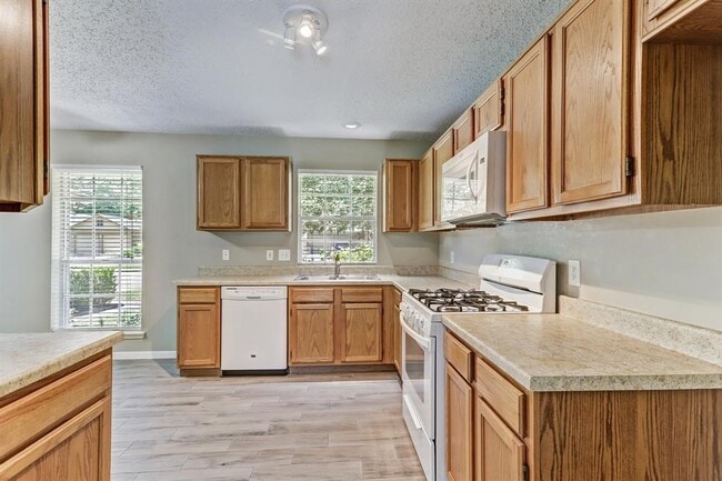 Building Photo - 7750 Springville Dr