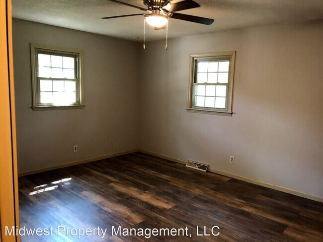 Building Photo - 1237 El Chaparral Ave S