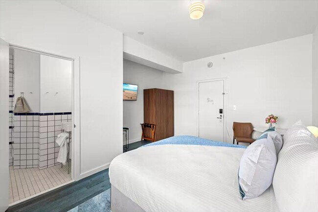 Building Photo - 1700 Alton Rd