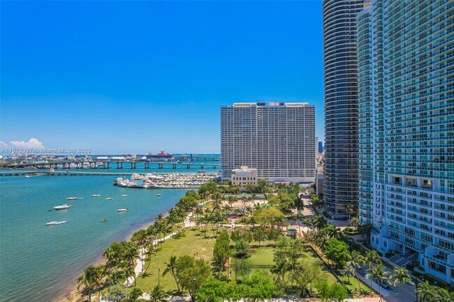 Building Photo - 2000 N Bayshore Dr