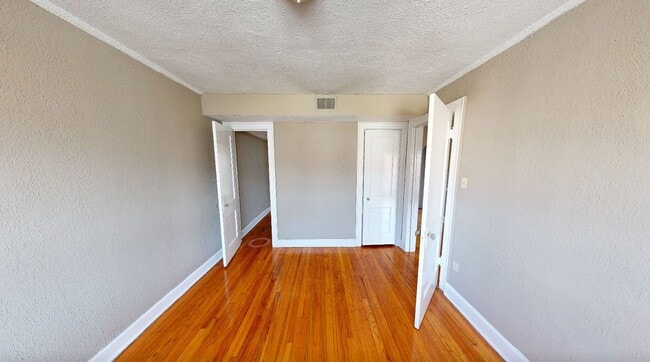 Building Photo - 4333 Roanoke Pkwy