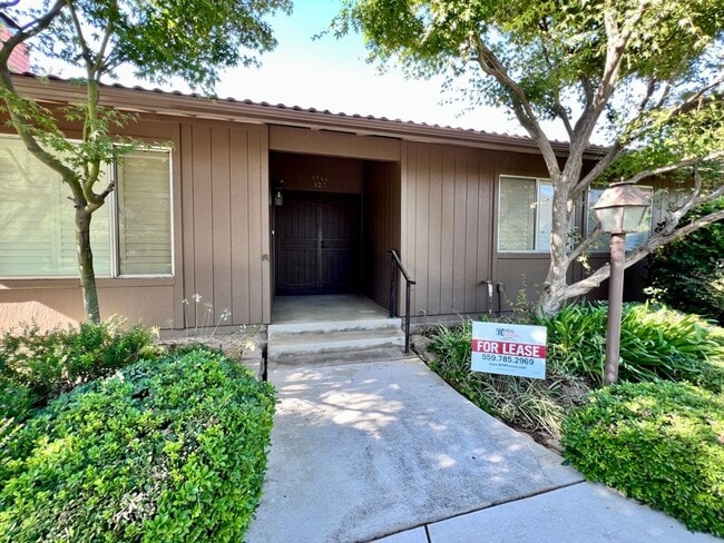 Building Photo - $2,295 Shaw & Van Ness, 3 Bedroom Condo- S...