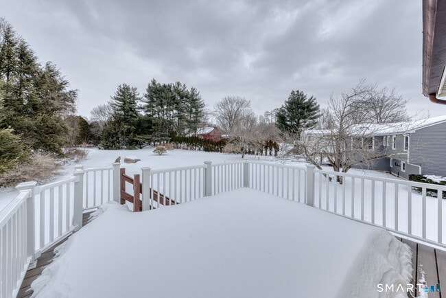 Building Photo - 5 Cutler Ln