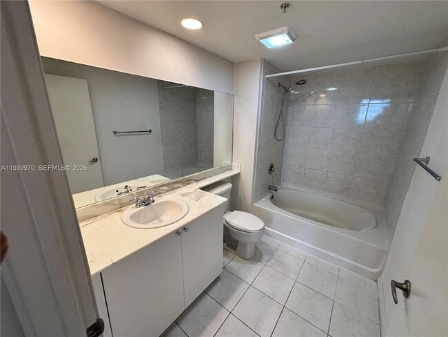 Building Photo - 2775 NE 187th St