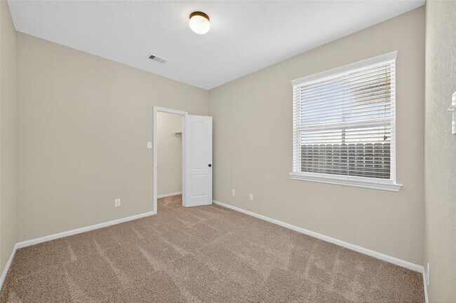 Building Photo - 146 Kinnerly Peak Pl