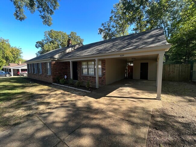 Building Photo - 3684 Bedford Ln - Available Now!