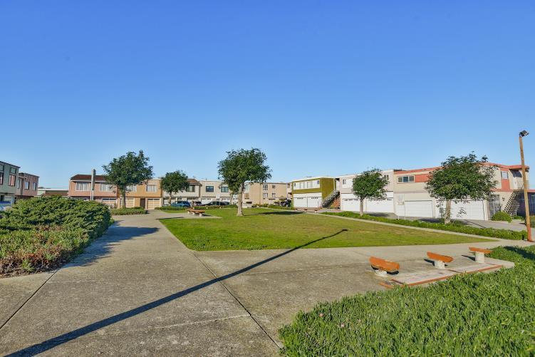 Building Photo - 750 Bacon St