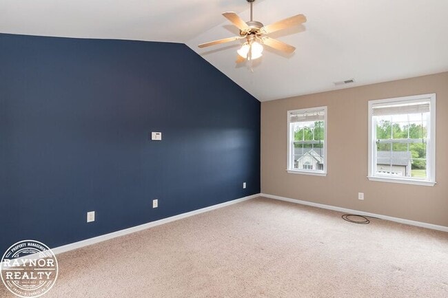 Building Photo - 335 Moonlight Dr