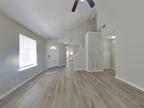 Building Photo - 2013 Greenwood Dr