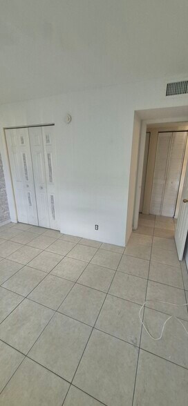 Building Photo - 2926 NW 55th Ave