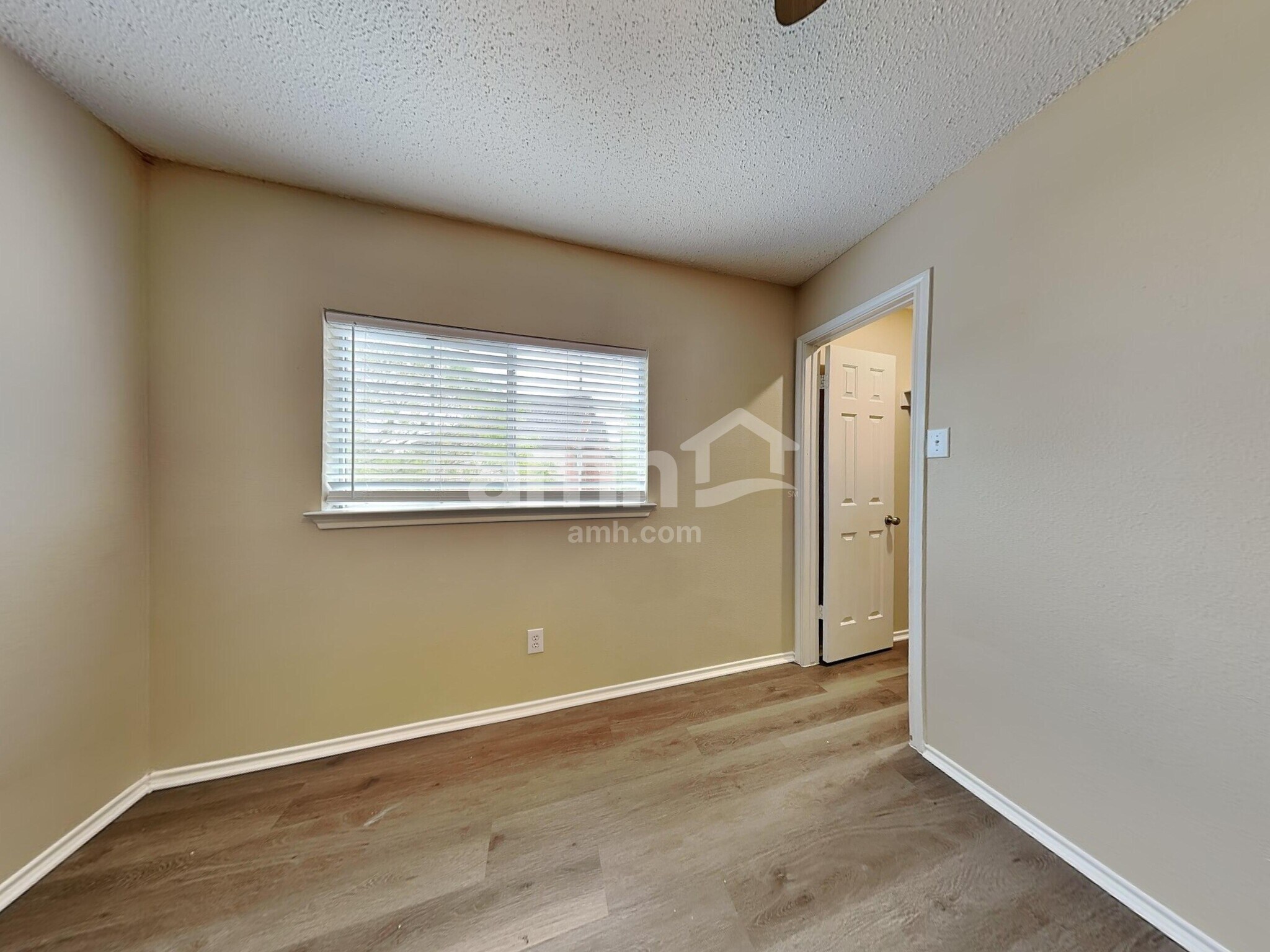 Building Photo - 15312 Iola Cv