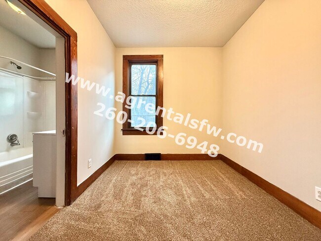 Building Photo - 2921 Broadway