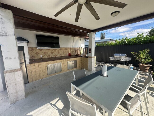 Building Photo - 7780 SW 28th St