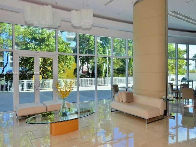 Building Photo - 2101 Brickell Ave