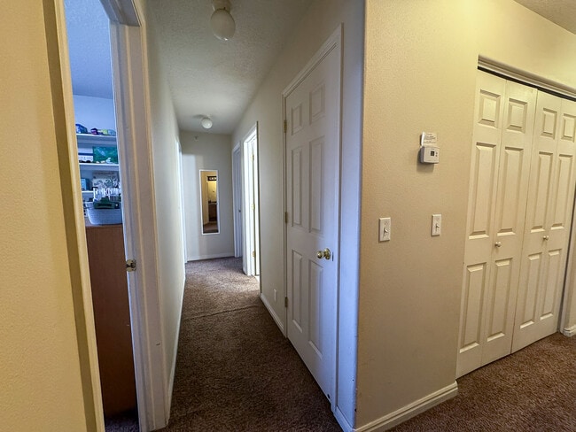 Building Photo - 1080 E 450 N
