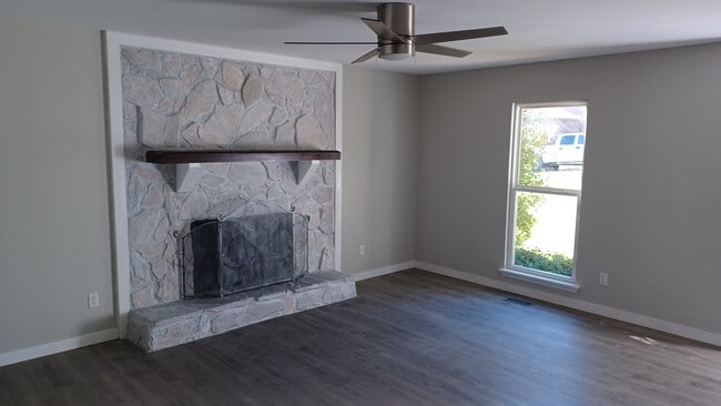 Building Photo - 521 Fairfield Way