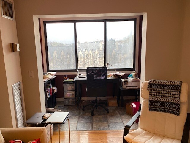 Building Photo - 1731 Beacon St