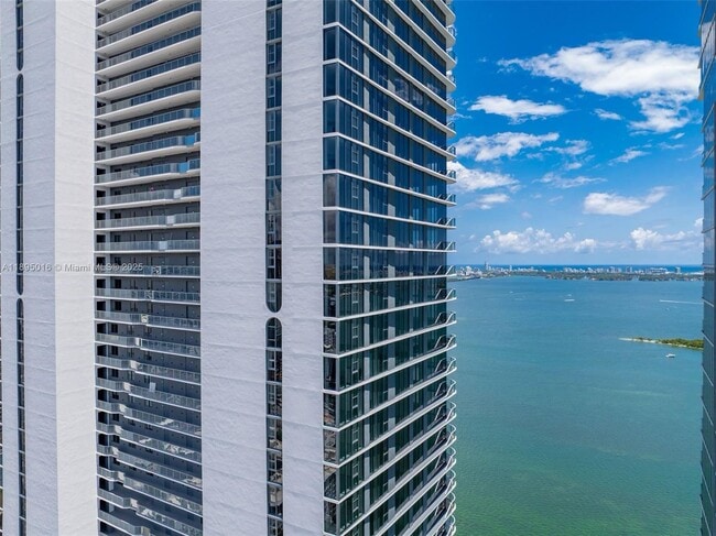 Building Photo - 700 NE 24 # 3707 MIAMI, FL 33137