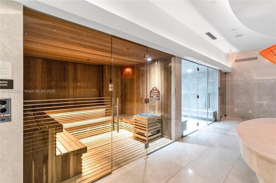 Building Photo - 1010 Brickell Ave