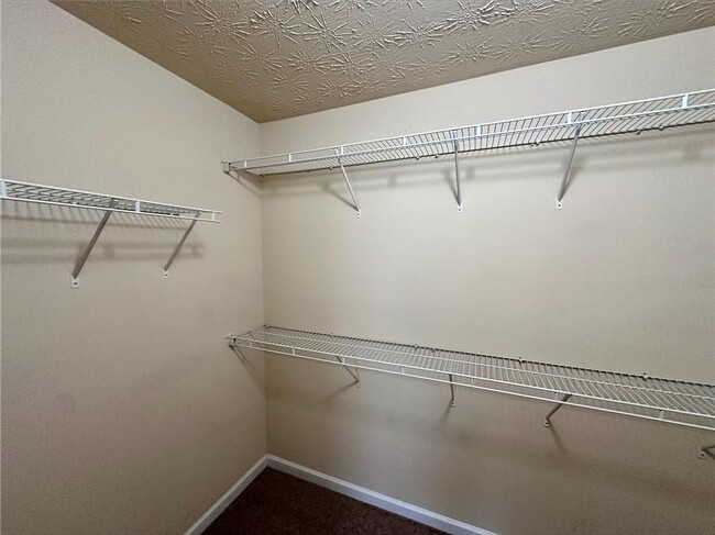 Building Photo - 827 Forsythia Way