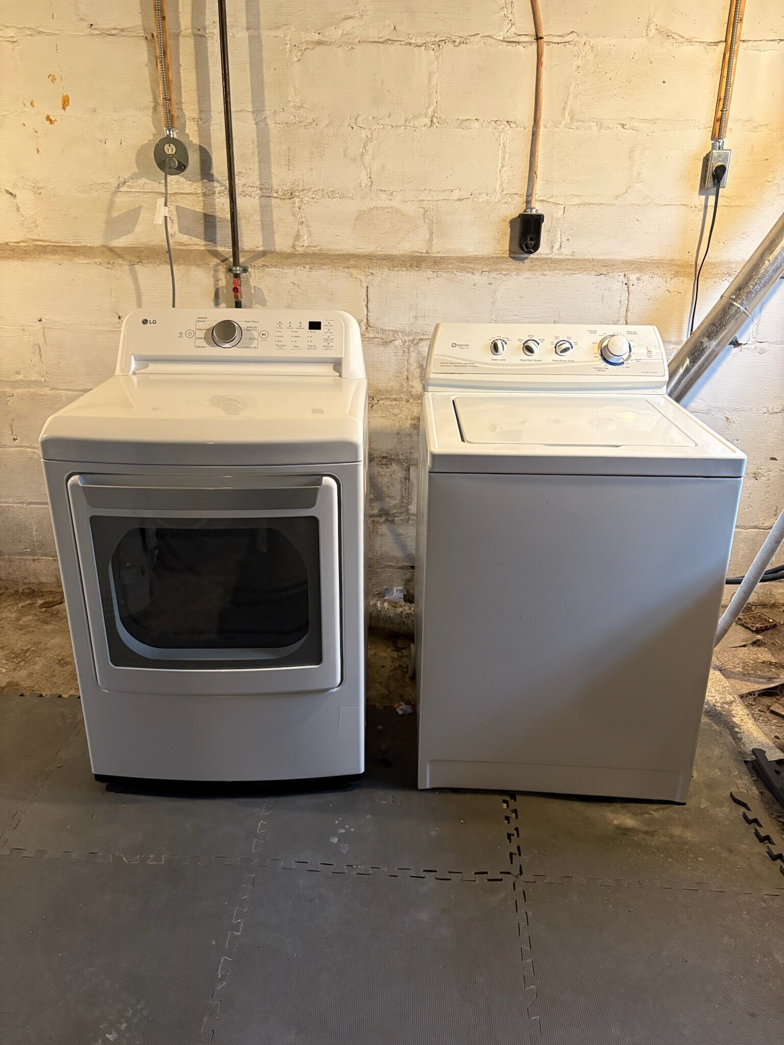 Building Photo - 415 Whittier Ave