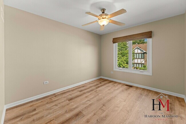 Building Photo - 9241 Windsor Pkwy