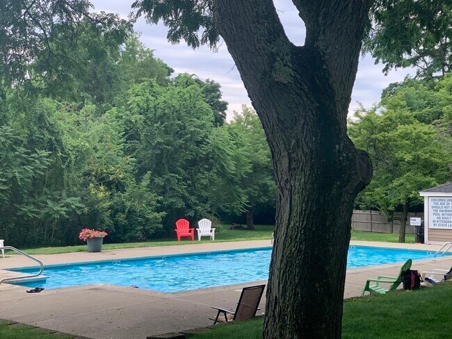 Building Photo - 200 Swanton St