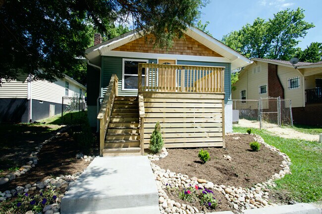 Building Photo - 2404 Jefferson Ave