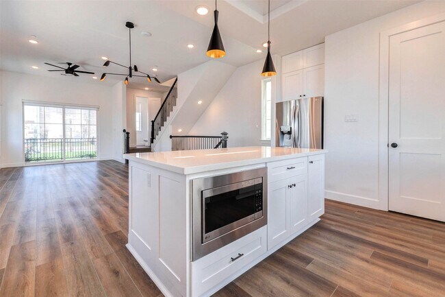 Building Photo - 2751 Freund St