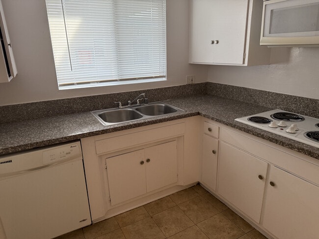 Building Photo - 8211 Owensmouth Ave