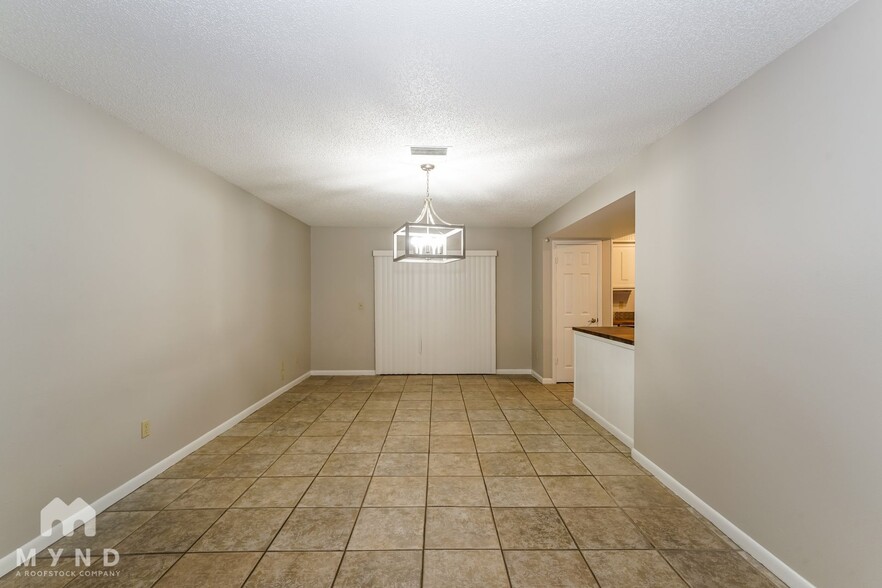 Building Photo - 14701 Laurel Lake Ln