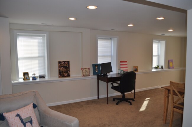 Building Photo - 282 Old Bayview Rd