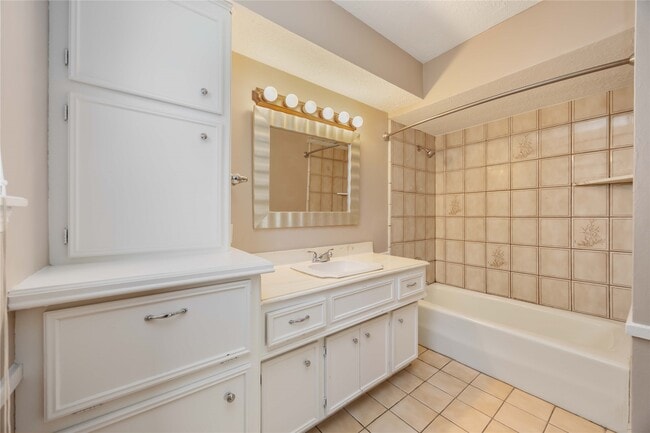 Building Photo - 5411 Mossy Timbers Dr