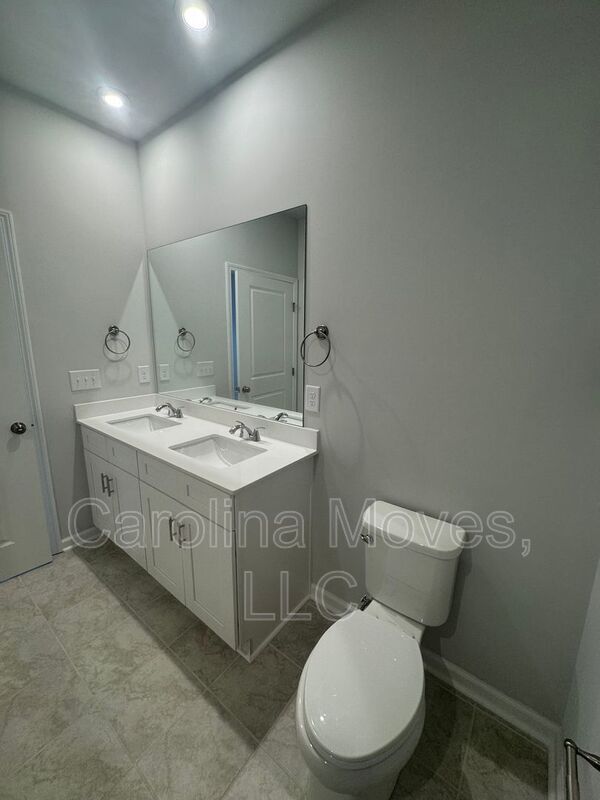 Building Photo - 409 Mariene Dr