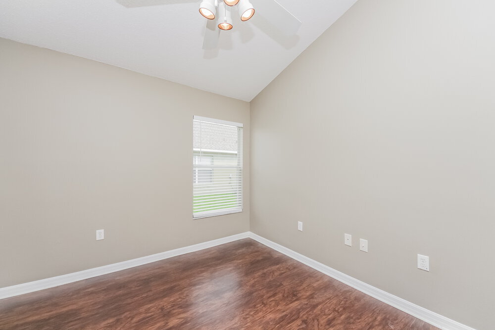 Building Photo - 1320 Creekview Ct