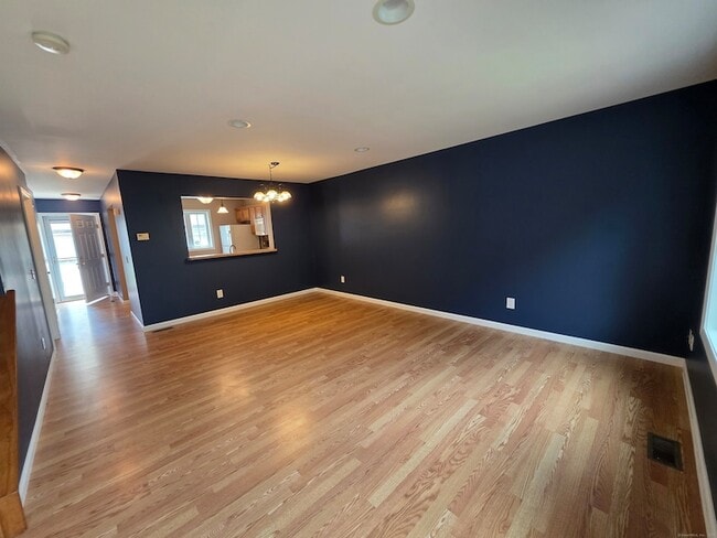 Building Photo - 148 Mathewson St