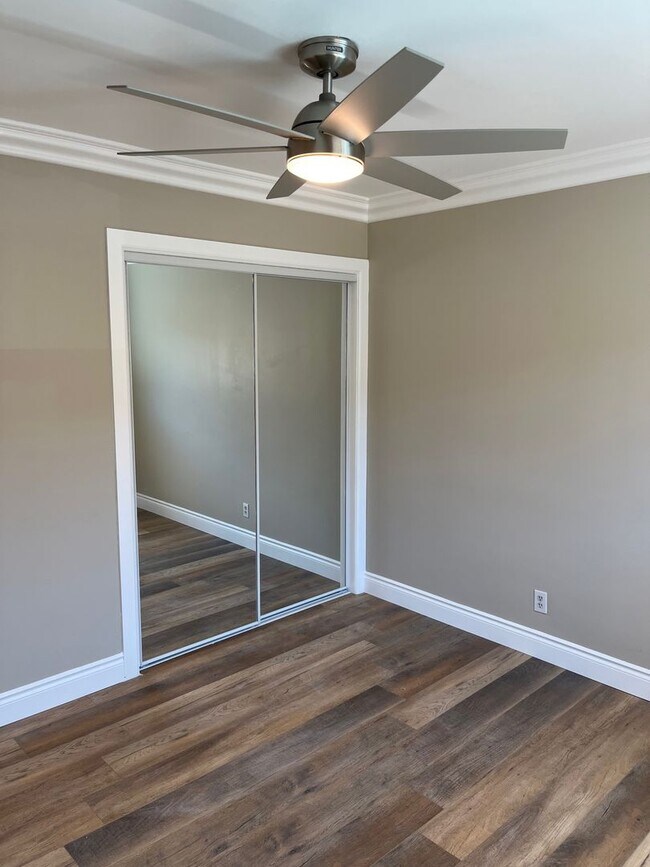 Building Photo - 4461 Green Ave