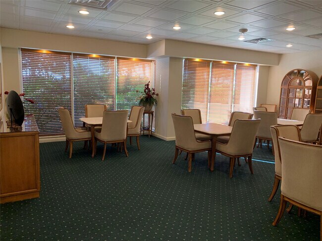 Building Photo - 4101 N Ocean Blvd