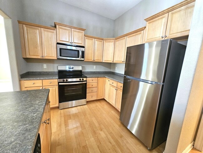 Building Photo - 1850 Stoney Ln