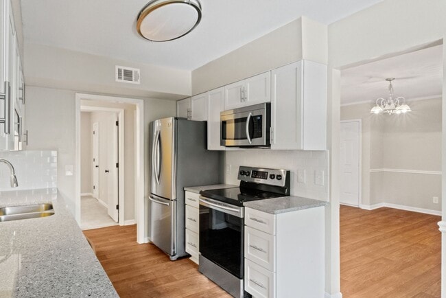 Building Photo - Villas on Briarcliff