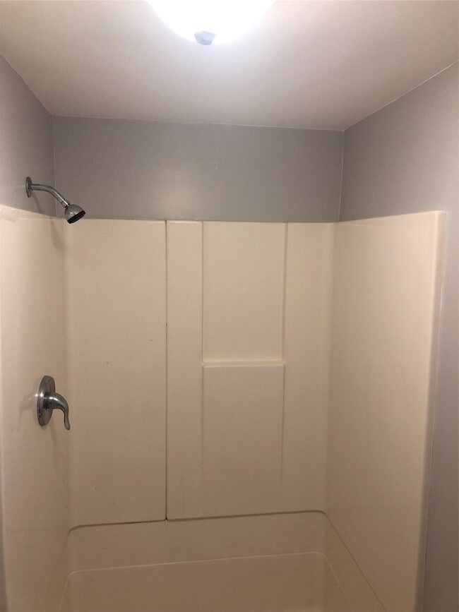 Building Photo - 914 E 25th St