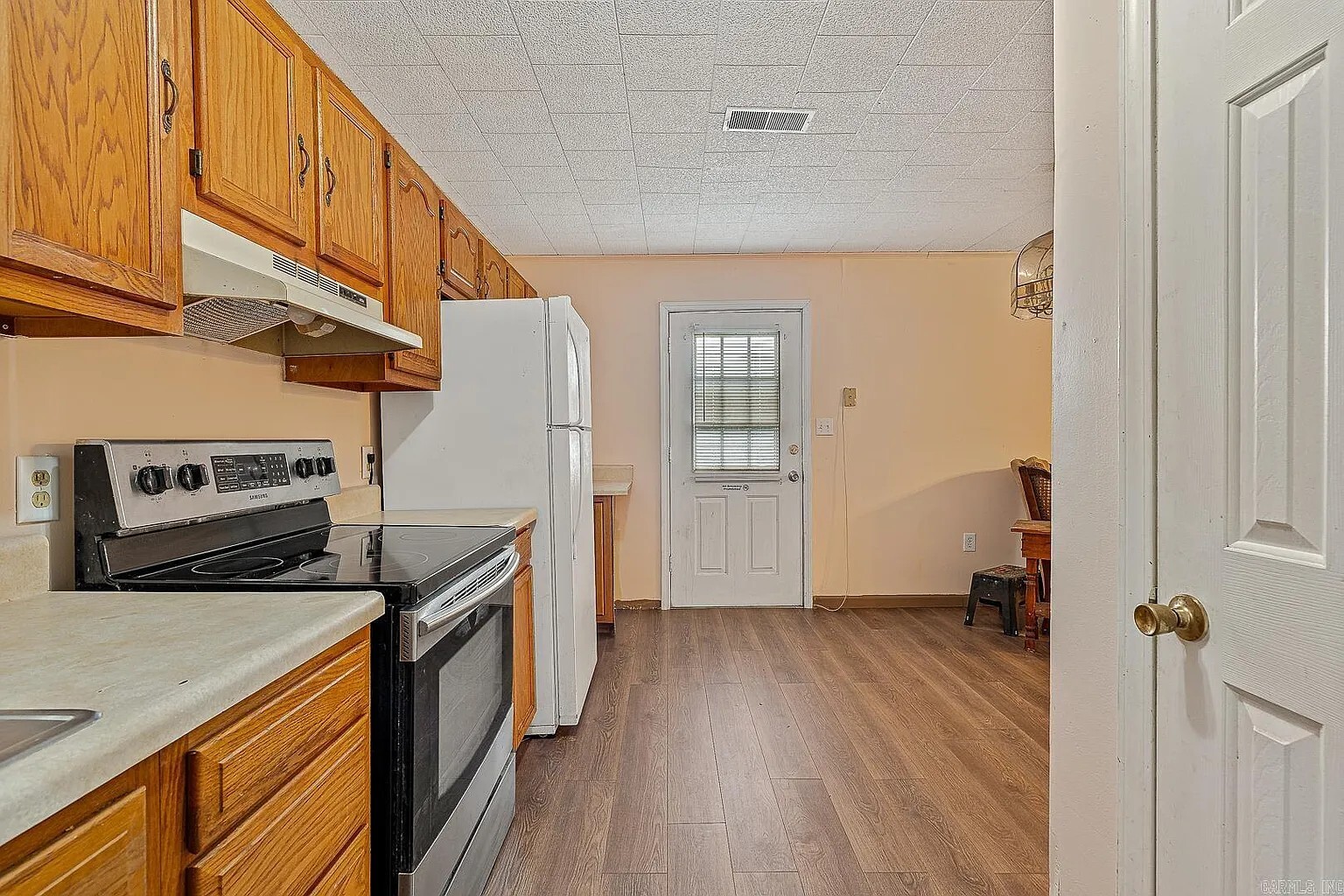 Building Photo - 323 Perry St