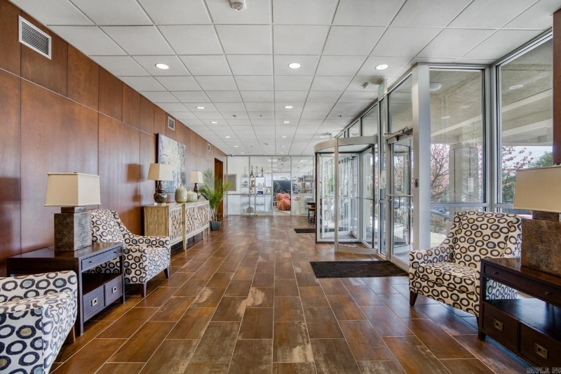 Building Photo - 3700 Cantrell Rd