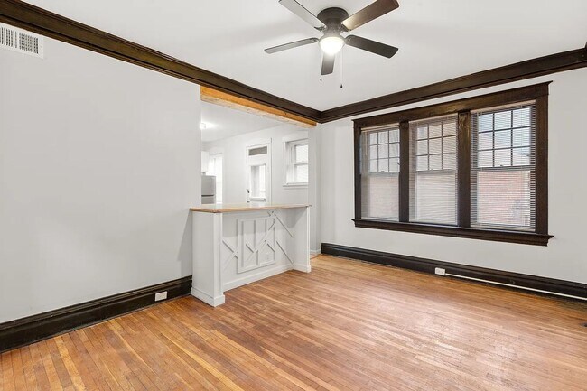 Building Photo - 3176 Gustine Ave