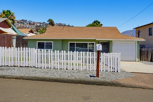 Building Photo - 1463 Sweetwater Ln